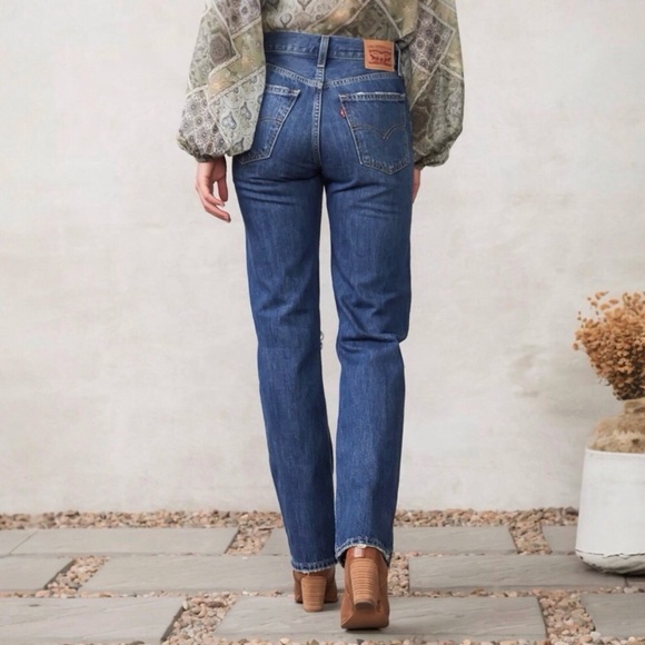 Levi’s W28 (US 6/7) Low Pro Straight Women’s Jeans Distressed A0964-0006 - Picture 2 of 12